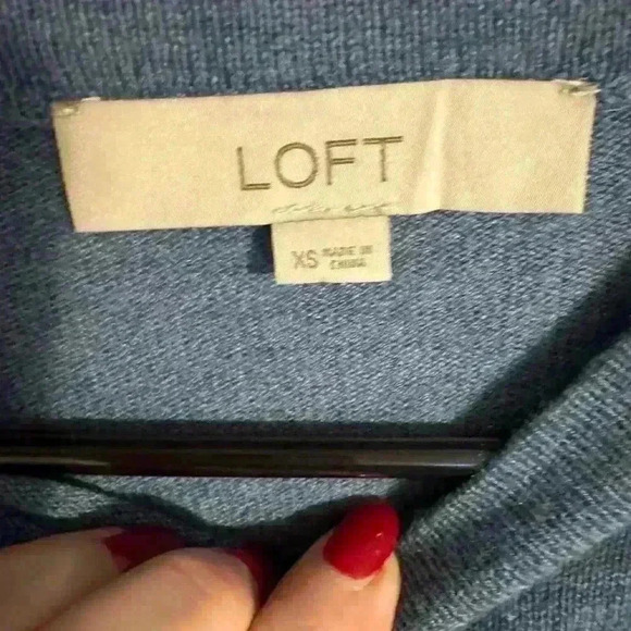 Women’s XS Loft sweater Blue EUC - Picture 2 of 5